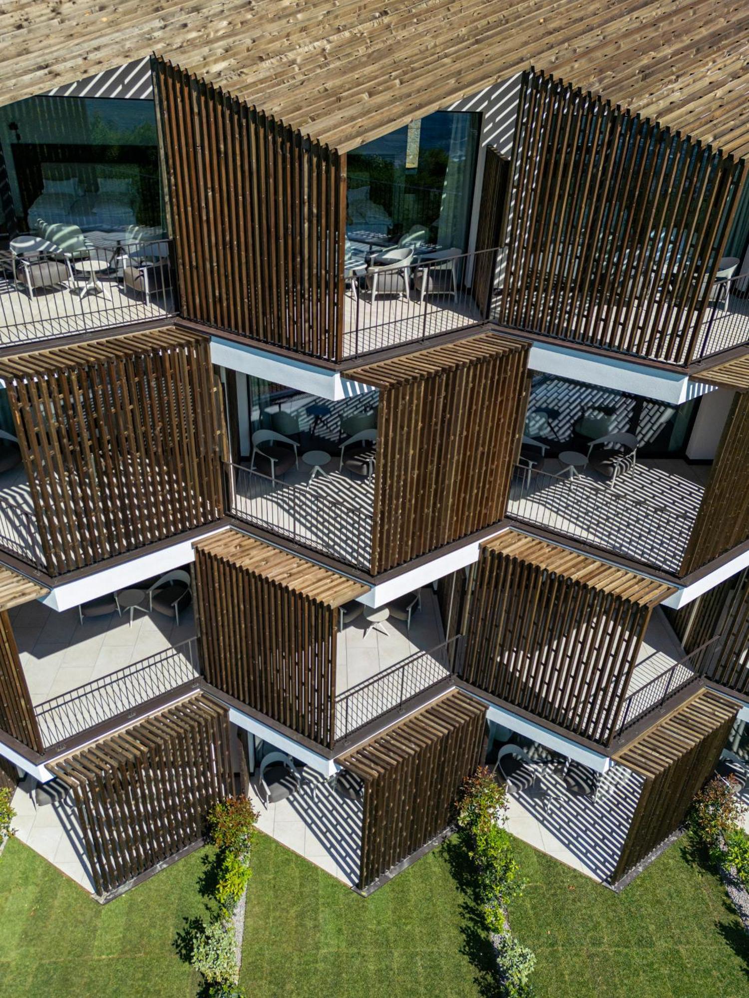 Hotel Tenz 2025 مونتانا المظهر الخارجي الصورة